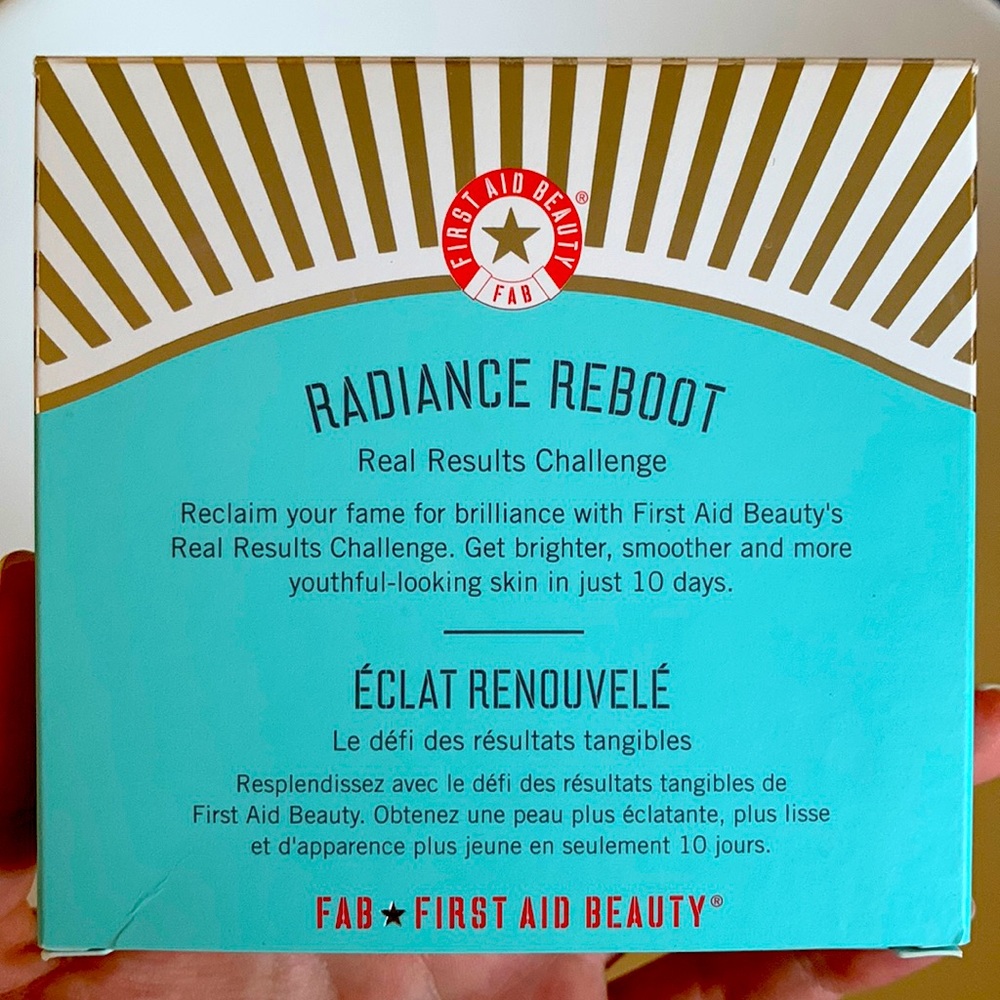 SEPHORA First Aid Beauty Radiance Reboot (incl’ radiance pads & intensive peel)